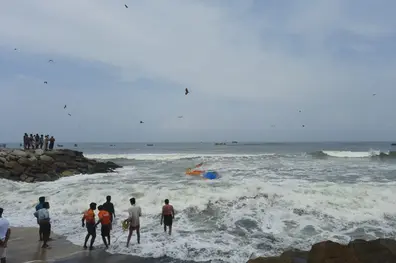 Four killed as boat capsizes in Azheekkal