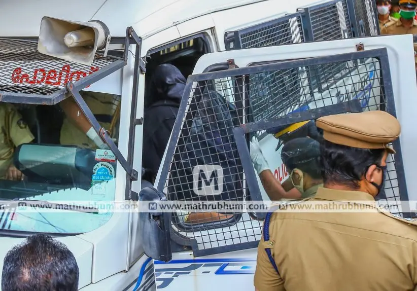 Swapna Suresh being taken to NIA court. file photo|Siddikkul Akbar
