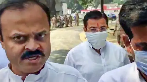 Lakhimpur Kheri: Ashish Mishra, accused in the Tikonia violence case, arrives at the Crime Branch office in Lakhimpur Kheri, Saturday, Oct. 9, 2021 | Videograb: PTI