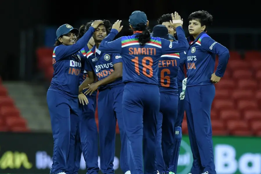 Aus W v Ind W, 3rd T20I: Visitors fail to finish tour on high after suffering 14-run loss