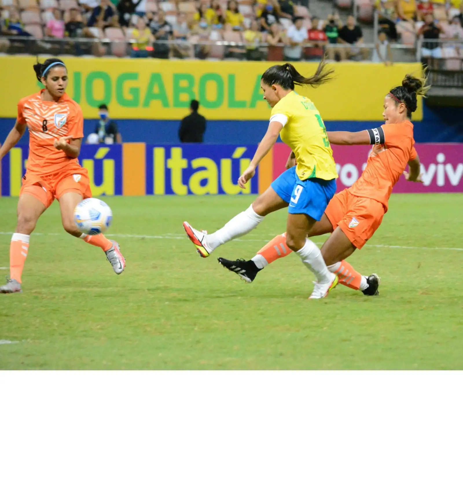 Photo: twitter.com|KhelNow|status|1464081096904114181|photo|1