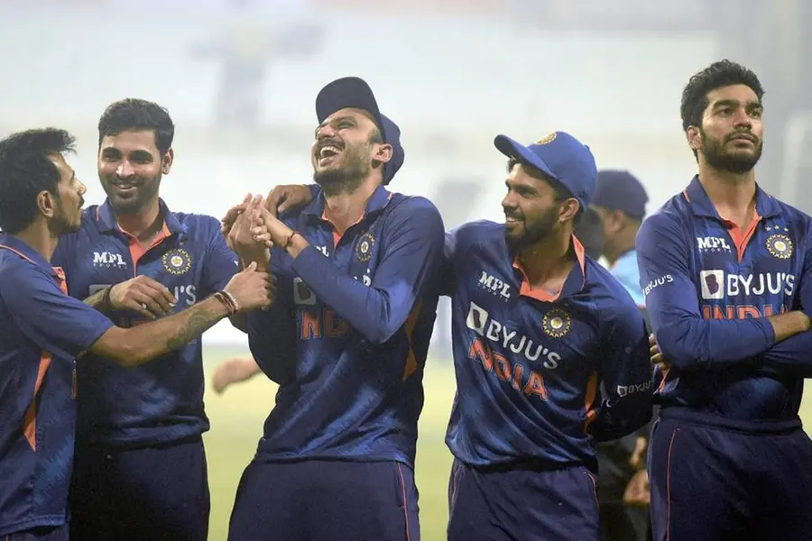 Right-wing twitterverse fume over BCCI decision to make halal food mandatory for Indian team