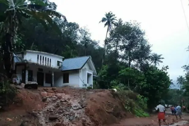 Landslide at Erumeli; people flee after hearing loud noise, no casualties