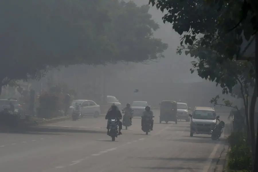 Delhi in grip of season's first smog episode, likely to be longest in 4 yrs: CSE
