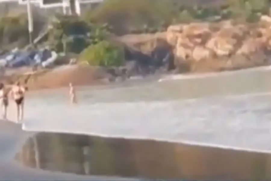 Foreign tourists violate lockdown, visits Kovalam beach