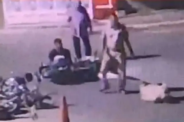 Drunken youth rams policemen on duty in Kollam