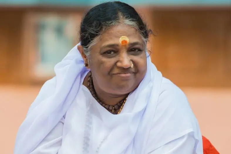COVID-19: Mata Amritanandamayi stops giving darshan to followers
