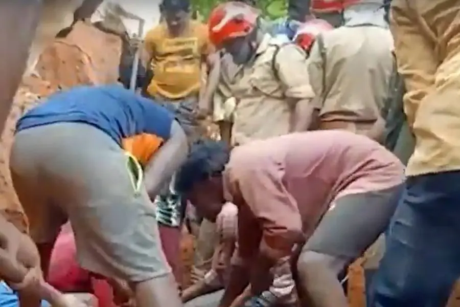 Thiruvananthapuram: Two trapped as mud slid at construction site