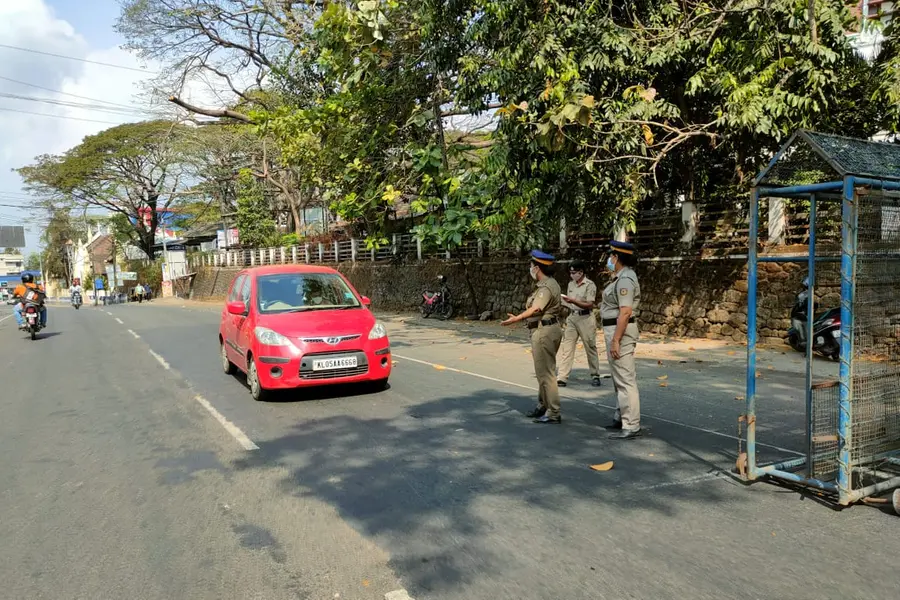 Sunday lockdown: Only emergency services allowed, pvt vehicles keep off road