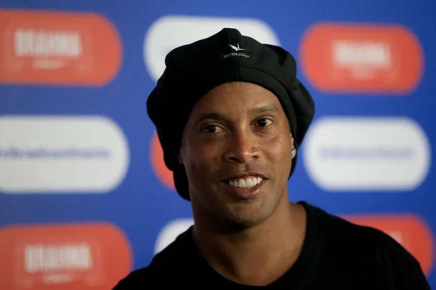 Ronaldinho arrested for alleged passport fraud