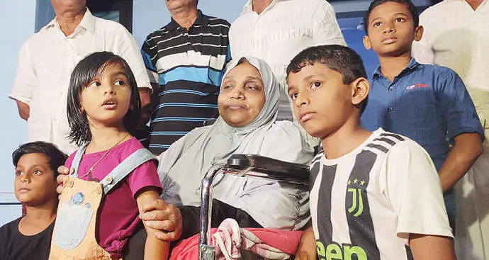Rabiya with her relatives in Vellanakkattil house