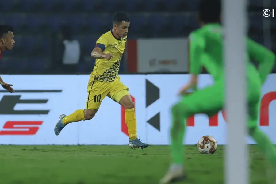 Hyderabad run riot in Guwahati, end season in style