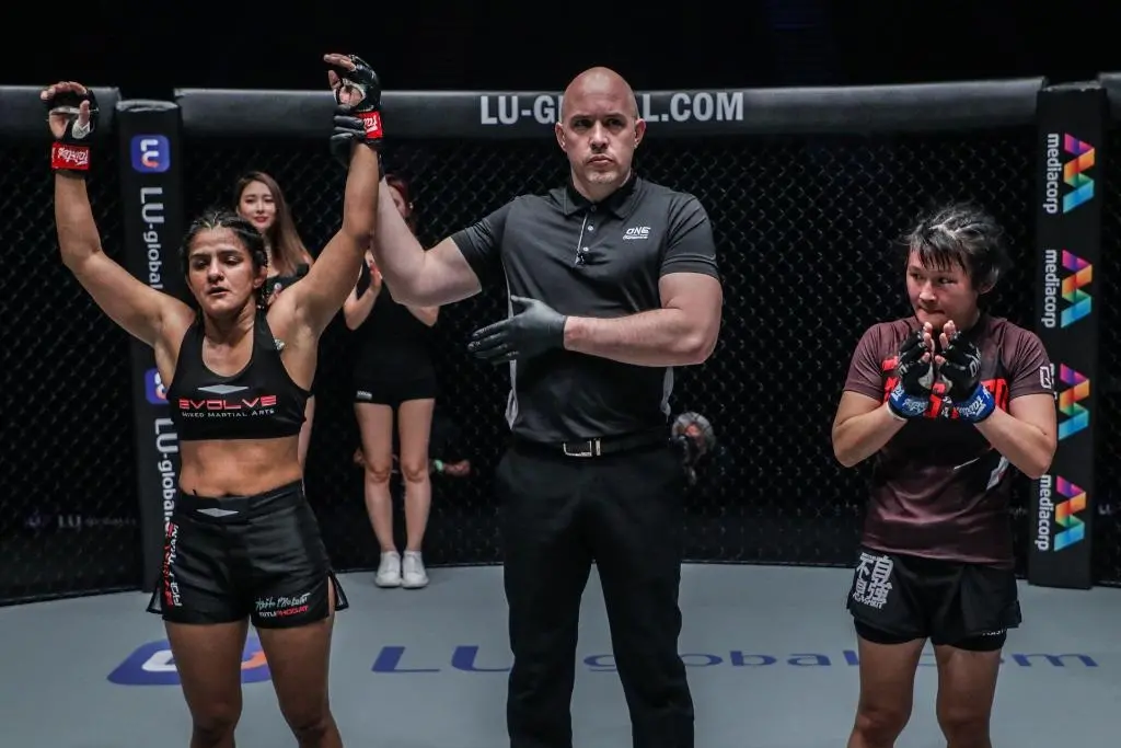 Ritu Phogat after defeating Wu Chiao Chen of China at the One: King of the Jungle event (Photo: Twitter)