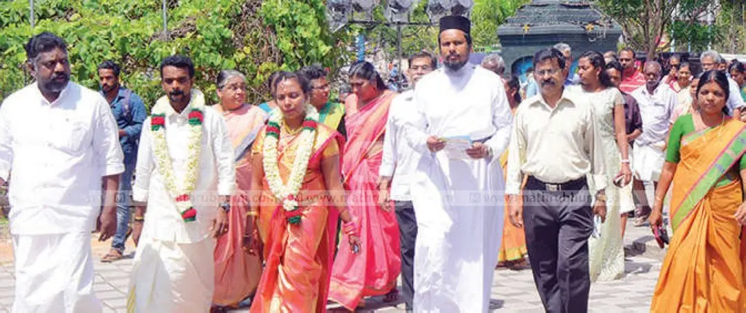 Ranjith and Kala welcomed by father SV Mathew and Chittayam Gopakumar MLA