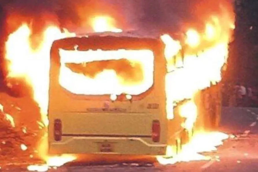 KSRTC bus with Sabarimala pilgrims gutted in fire near Chalakkayam; None injured