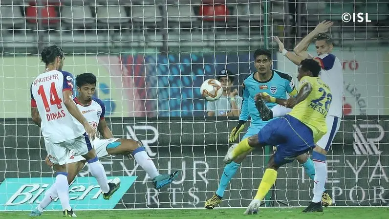 Kerala Blasters FC and Bengaluru FC in action (Photo:ISL| Twitter)