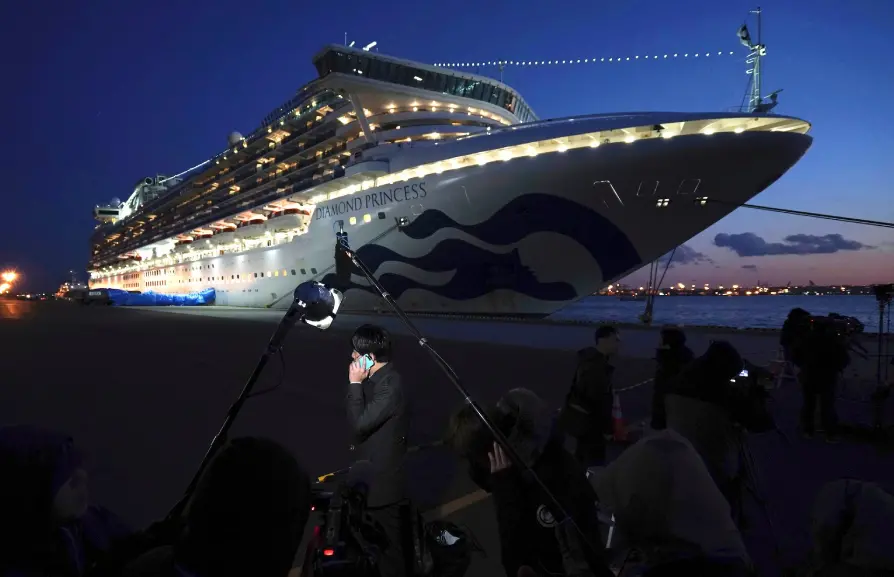 Diamond Princess the cruise ship quarantined off Japanese coast (Photo: AP)
