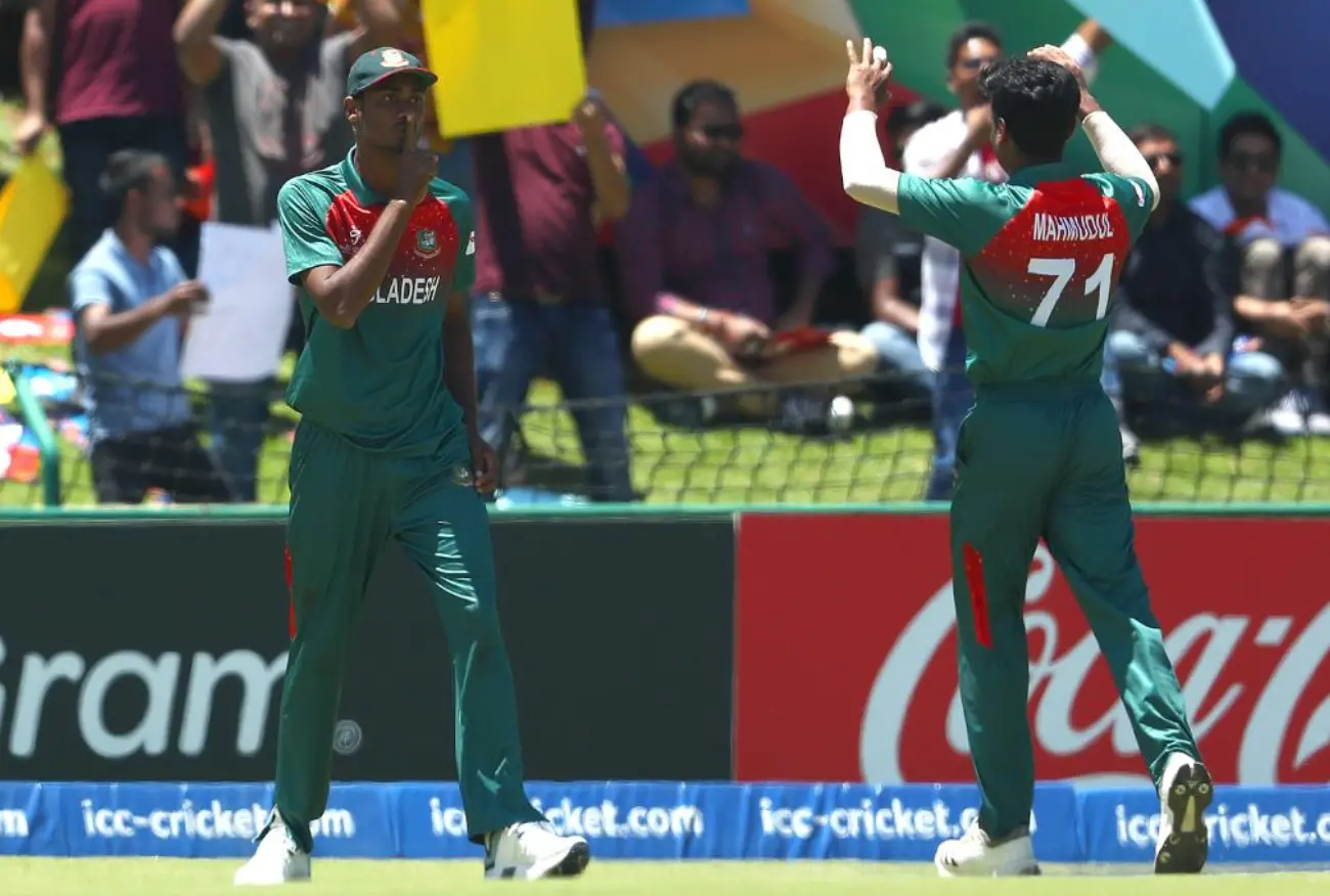 Bangladeshi players celebrate after dismissing Indian batsman (Photo- ICC World Cup Twitter)