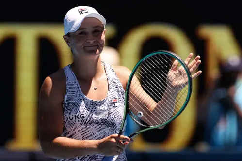 Australian Open: Ashleigh Barty, Paula Badosa and Azarenka cruise into third round