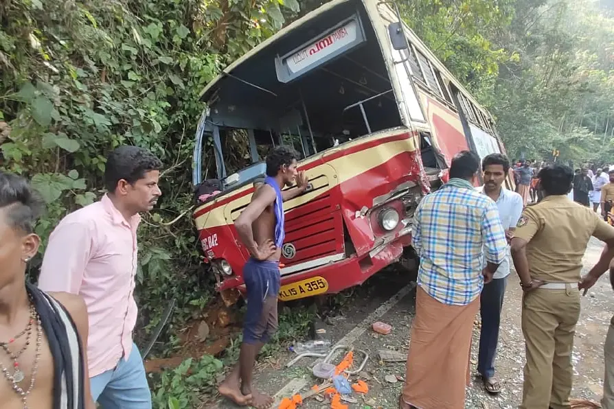 Pilgrims, passengers injured as KSTRC, tourist buses collide in Erumeli