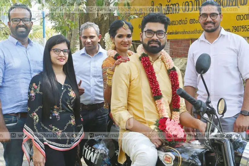 Friends surprise bride and groom after they drive to Kochi from Delhi