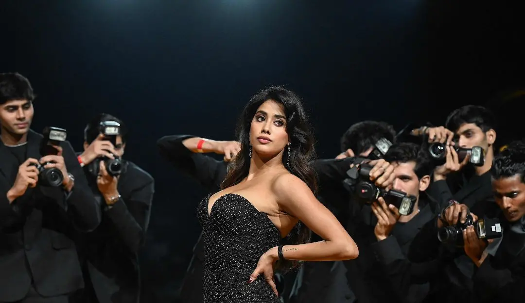 Bollywood actress Janhvi Kapoor presents a creation by designer Rahul Mishra (Photo: PTI)