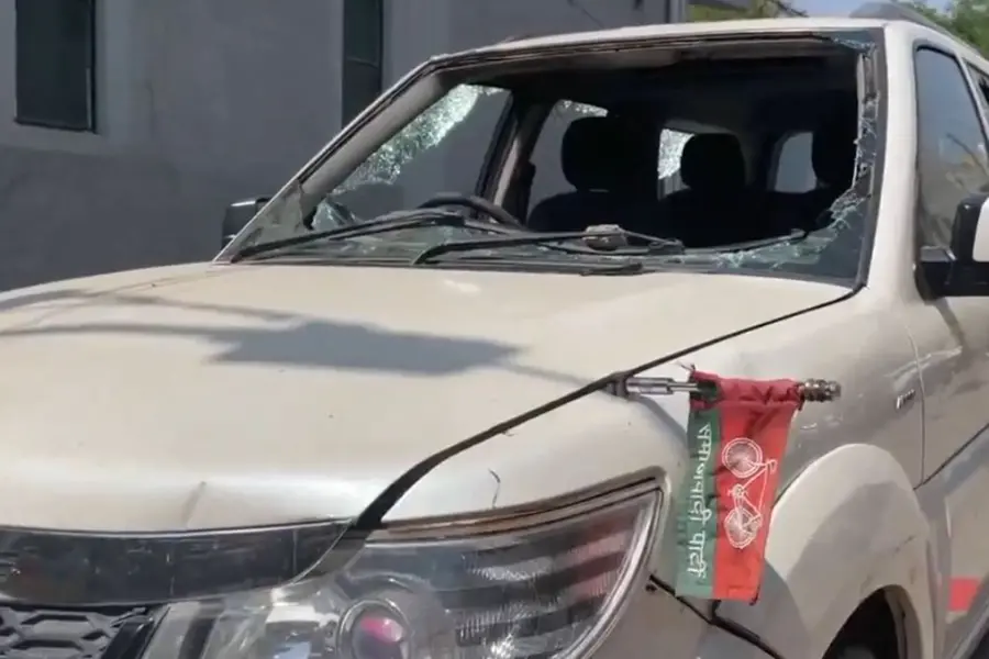 Stone pelting at SP MP Ramji Lal Suman’s residence in Agra; vehicles vandalised