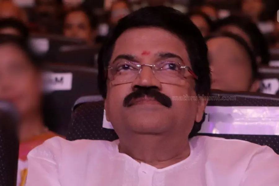 Playback singer MG Sreekumar fined Rs 25,000 for waste dumping in Kochi backwaters