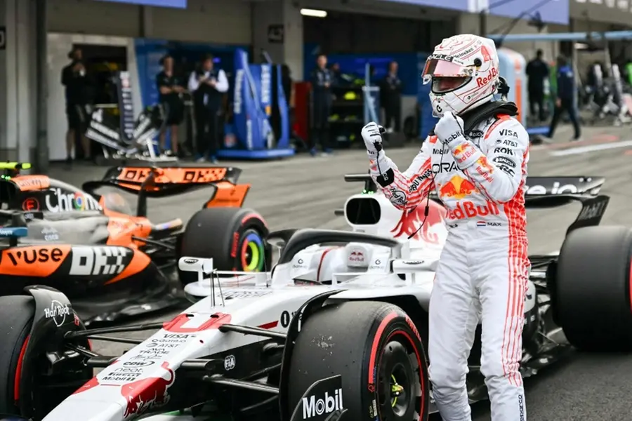 Max Verstappen snatches pole with final lap in F1 Japanese GP qualifying