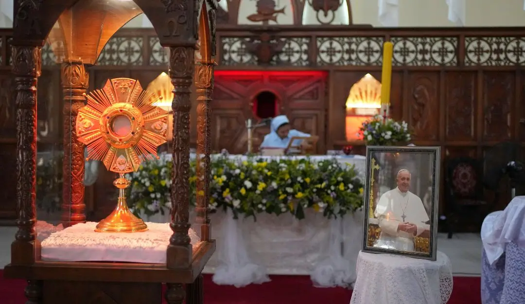 A portrait of Pope Francis is displayed in reverence at a church in Colombo, Sri Lanka (Photo: AP)