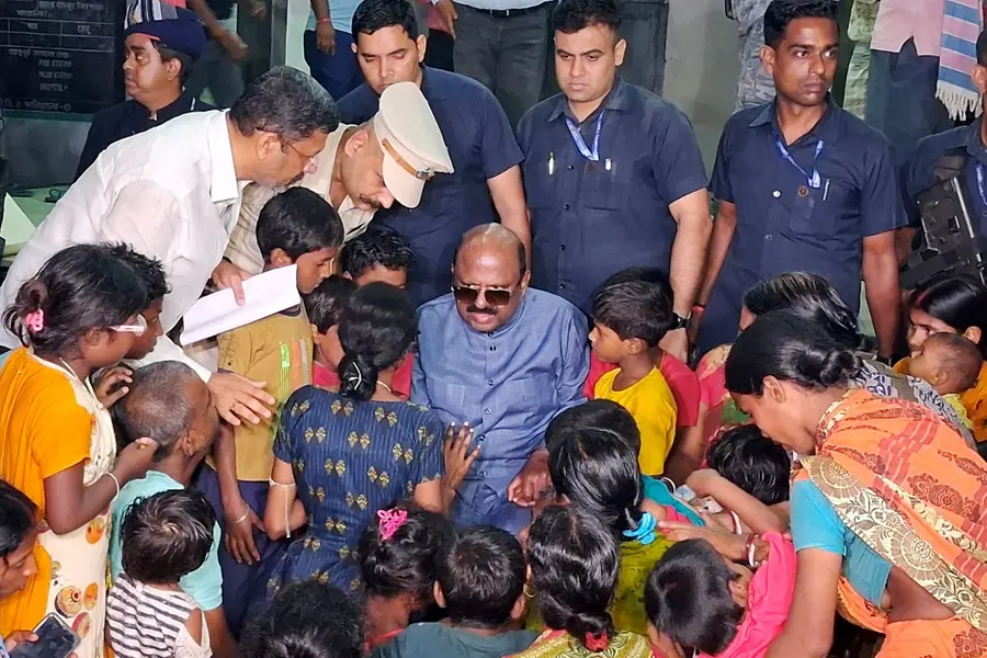Nobody should live in fear, says Bengal Guv after meeting Murshidabad riot victims