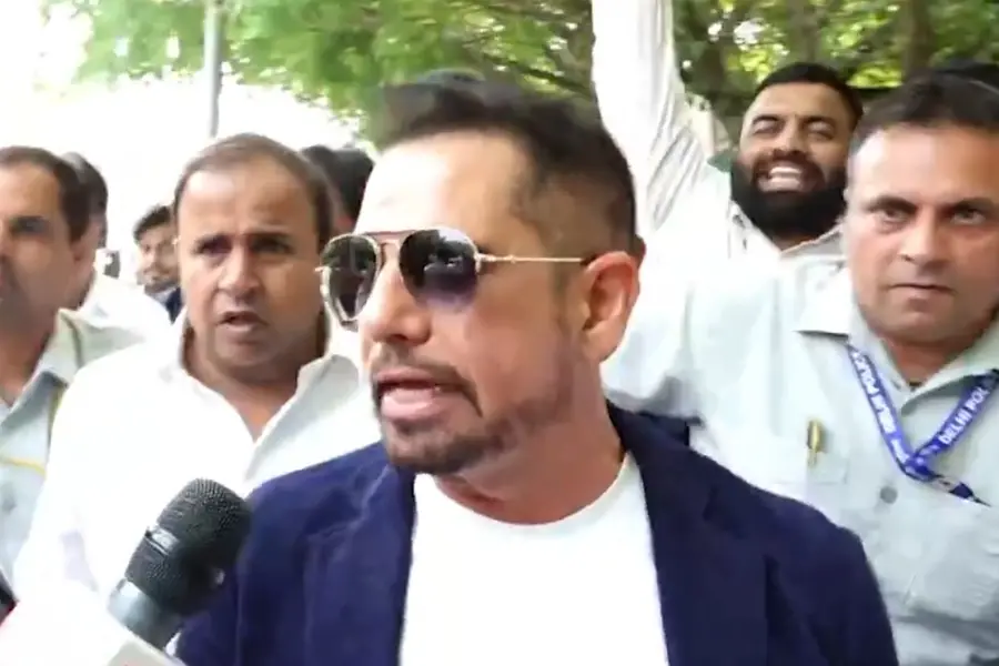 Robert Vadra marches to ED office after summons, aides chant 'Modi always pulls up ED when afraid'
