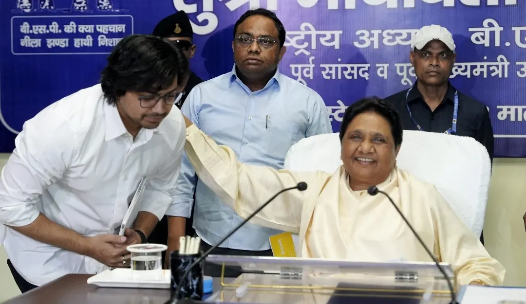 BSP supremo Mayawati with her brother Anand Kumar and nephew Akash Anand. | Photo: PTI