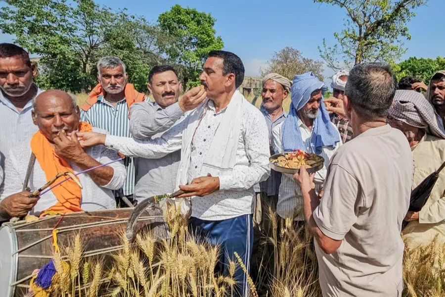 Baisakhi 2025: Massive turnout at Golden Temple and Anandpur Sahib during harvest festival