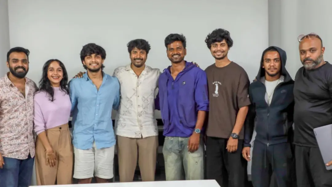 Sivakarthikeyan meets 'Alappuzha Gymkhana' team | Photo: Instagram