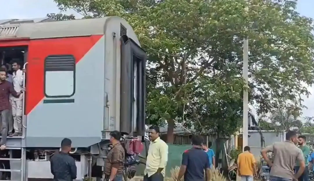 Secunderabad–Howrah Falaknuma Superfast Express