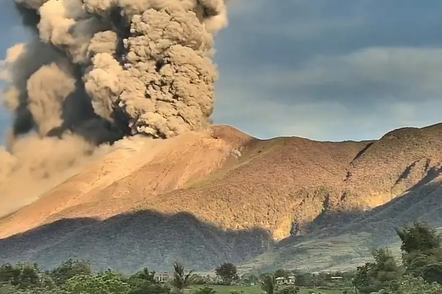 Mount Kanlaon erupts, sends ash plume into sky and forces school closures | VIDEO