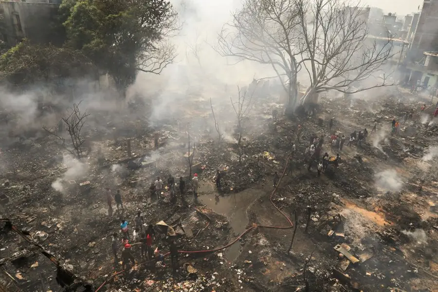 Massive fire engulfs slum cluster in Delhi; two children dead, over 800 shanties destroyed | VIDEO