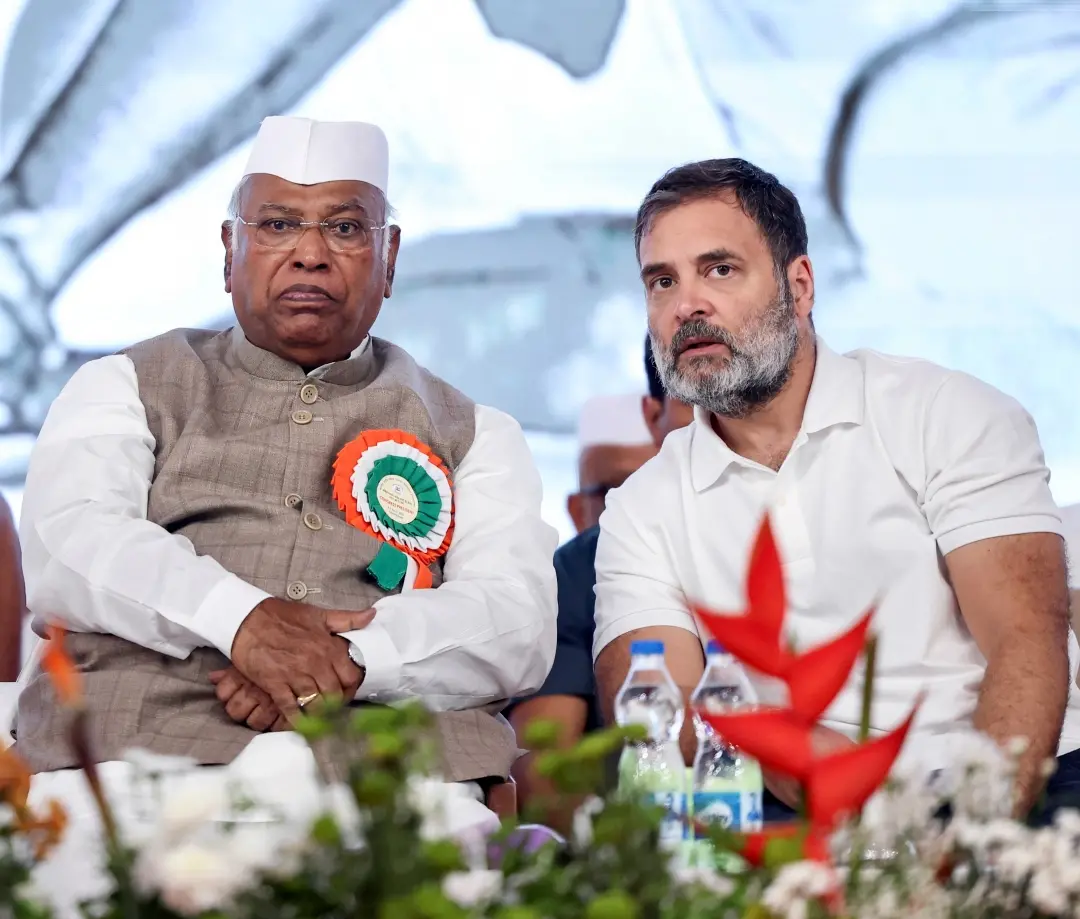 Lok Sabha LoP and Congress MP Rahul Gandhi with party President Mallikarjun Kharge | Photo: ANI