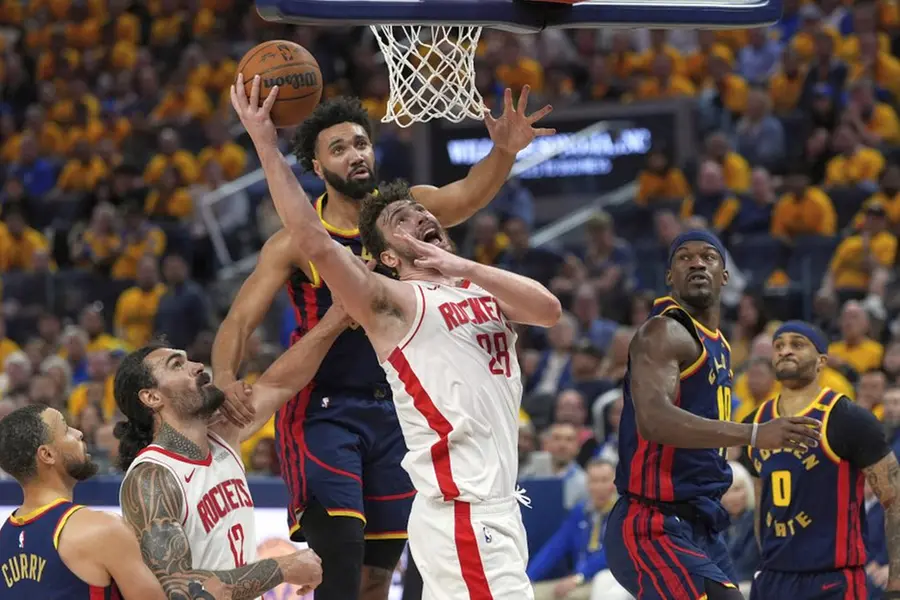 NBA: Podziemski explodes as Warriors overcome Curry's quiet night, defeat Rockets in tense game 4