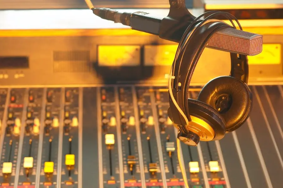 Pakistan FM stations ban Indian songs amid rising tensions