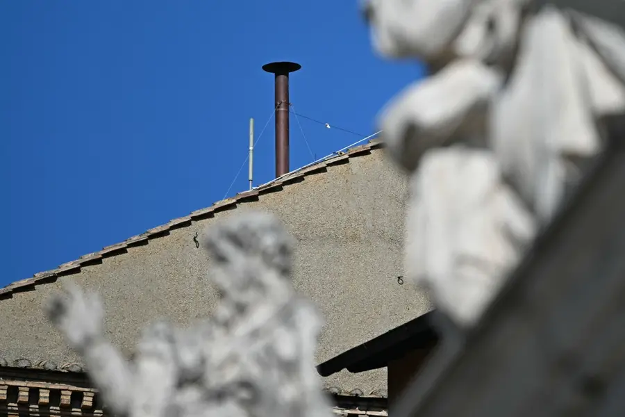 Chimney-on-rooftop-of-Sistine-Chapel
