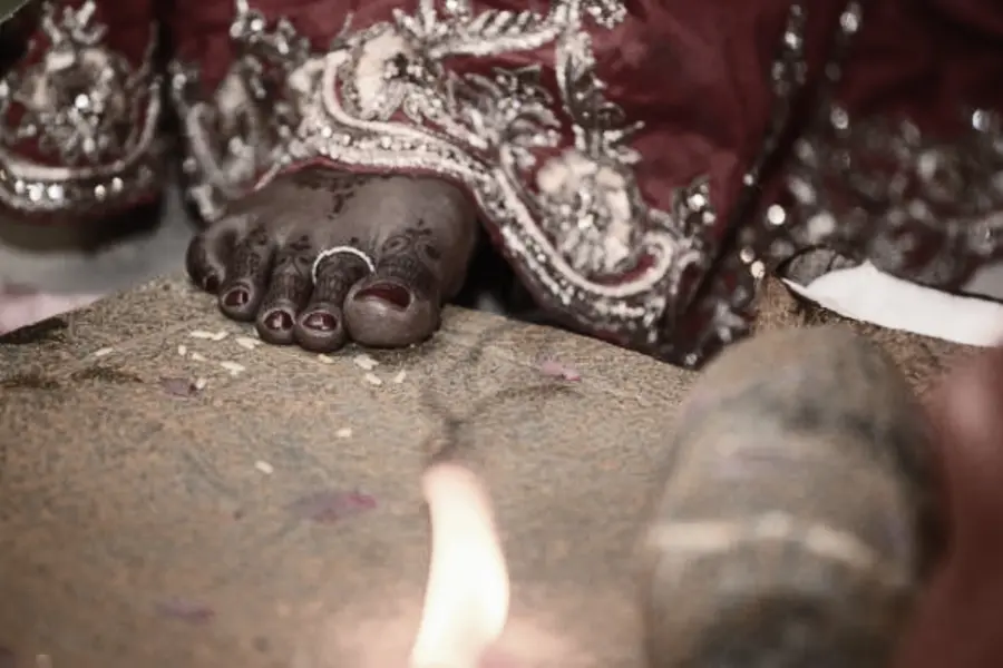 Bride elopes from wedding venue, later found dead hanging in UP