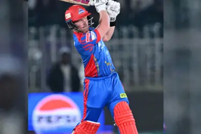 Fans want Warner, van der Dussen, Sam Billings & others to pack their bags and leave Pakistan