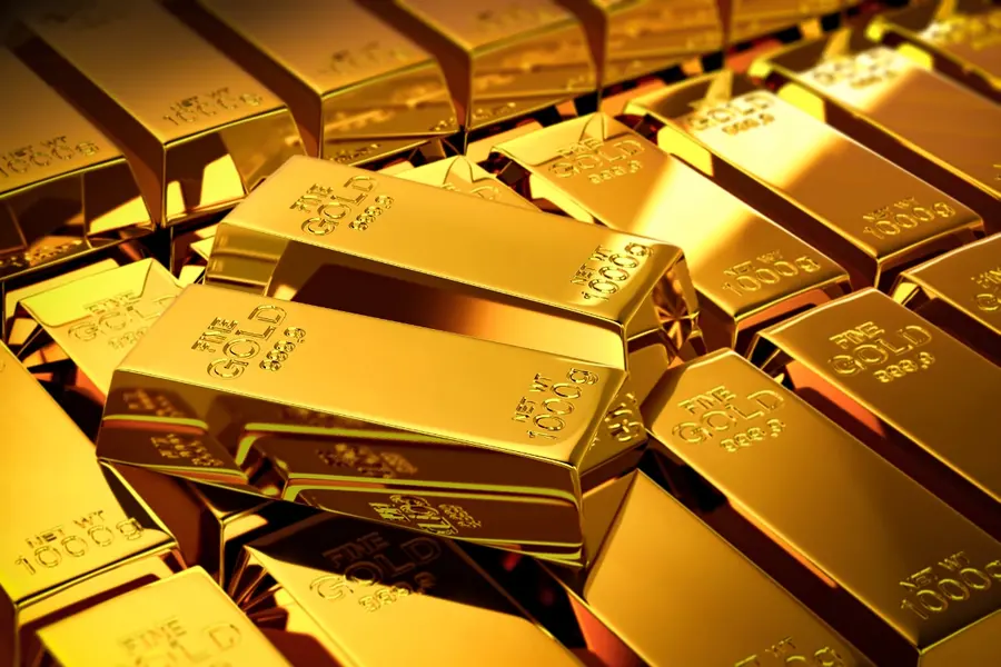 Gold prices fall 3.5% as investors shift to equities after US–China tariff truce