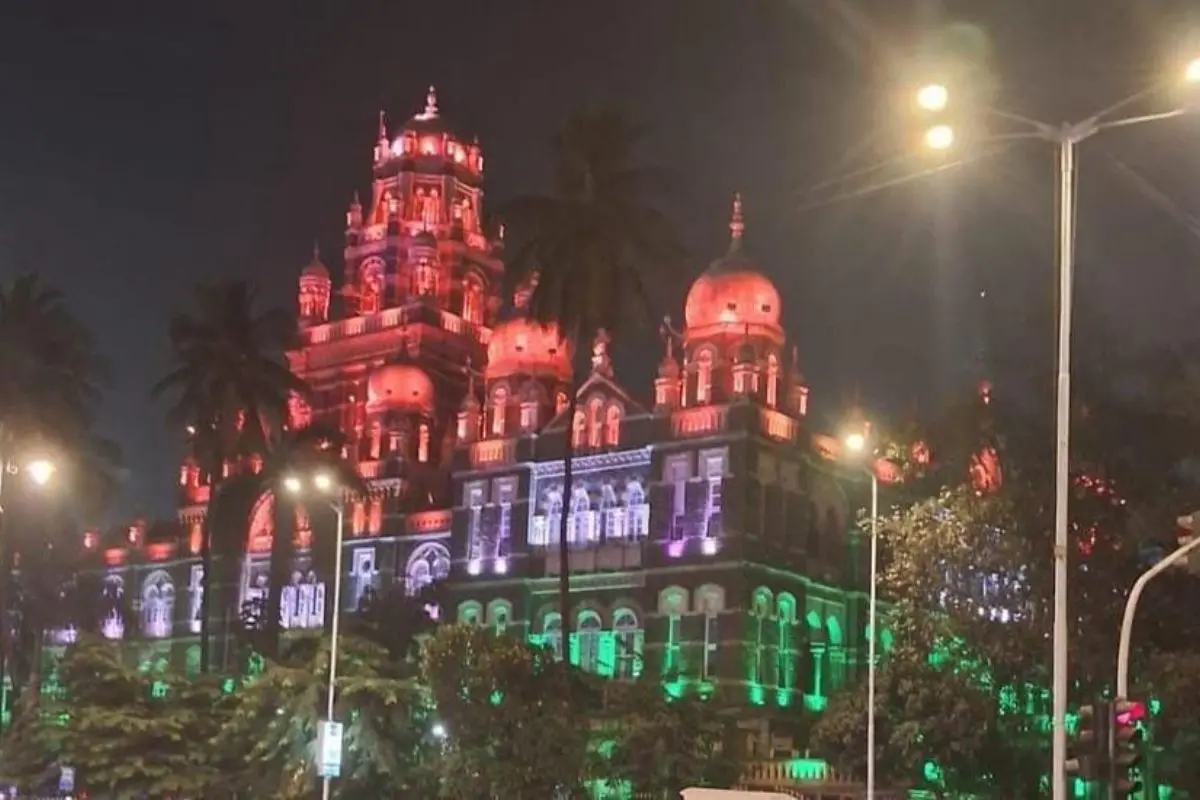 Chhatrapati Shivaji Maharaj Terminus (CSMT) in the colours of national flag (Photo: X)
