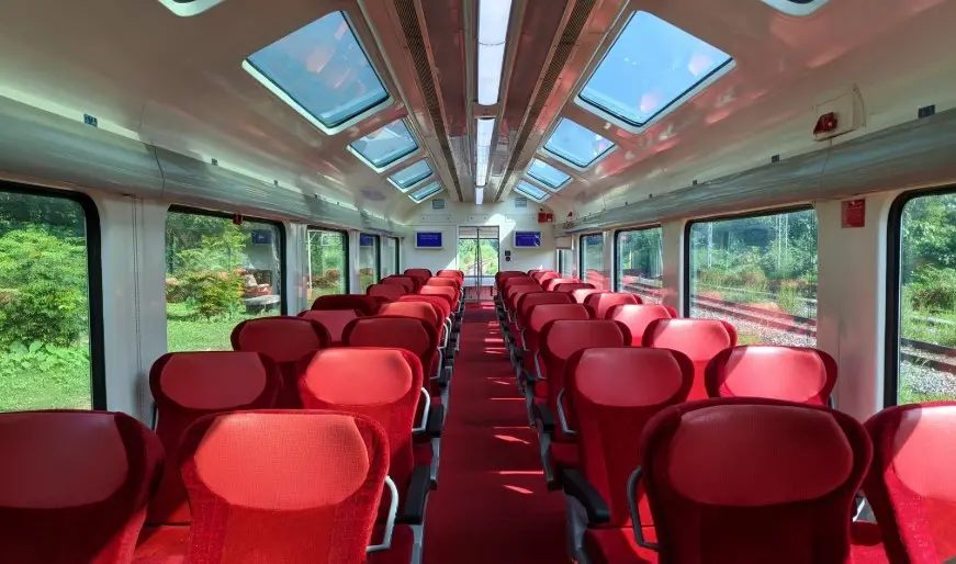 Vistadome train