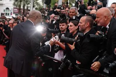 Why did Denzel Washington get into an argument with a photographer at the Cannes? | WATCH