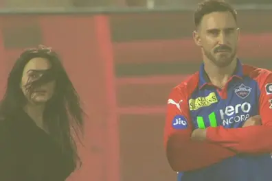 ‘Kuch Toh Hua Hai’.. Witness the sparkling chemistry between Faf and Preity | Watch viral video