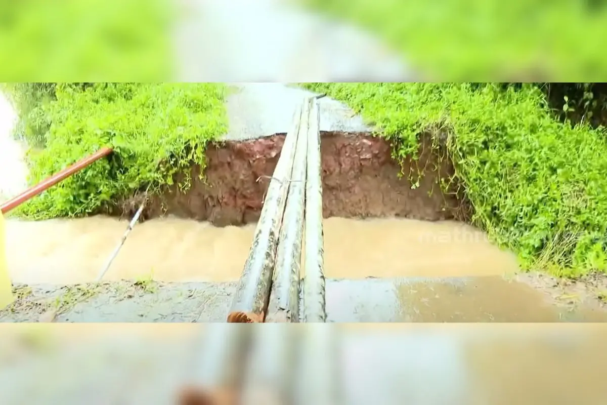 Road washed away after heavy rain in Wayanad | Photo: Screen grab of YT/Mathrubhumi News